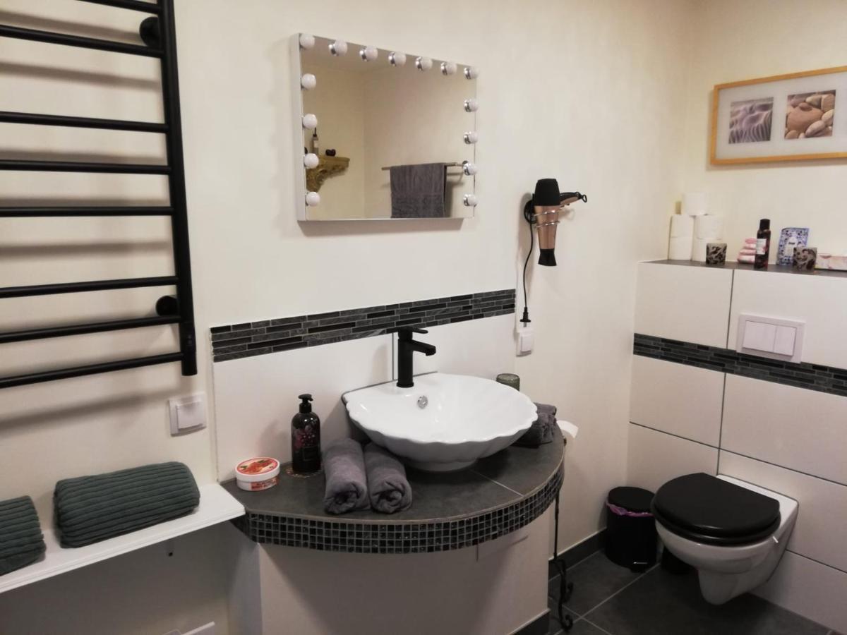 Apartment Melanie Hovmantorp ภายนอก รูปภาพ